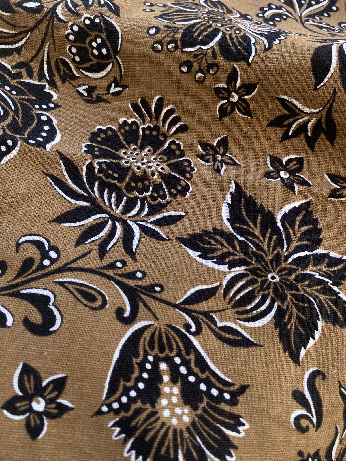 Lino Sepia Flower