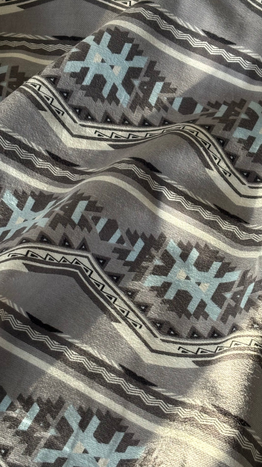 Franela Tribal Gris