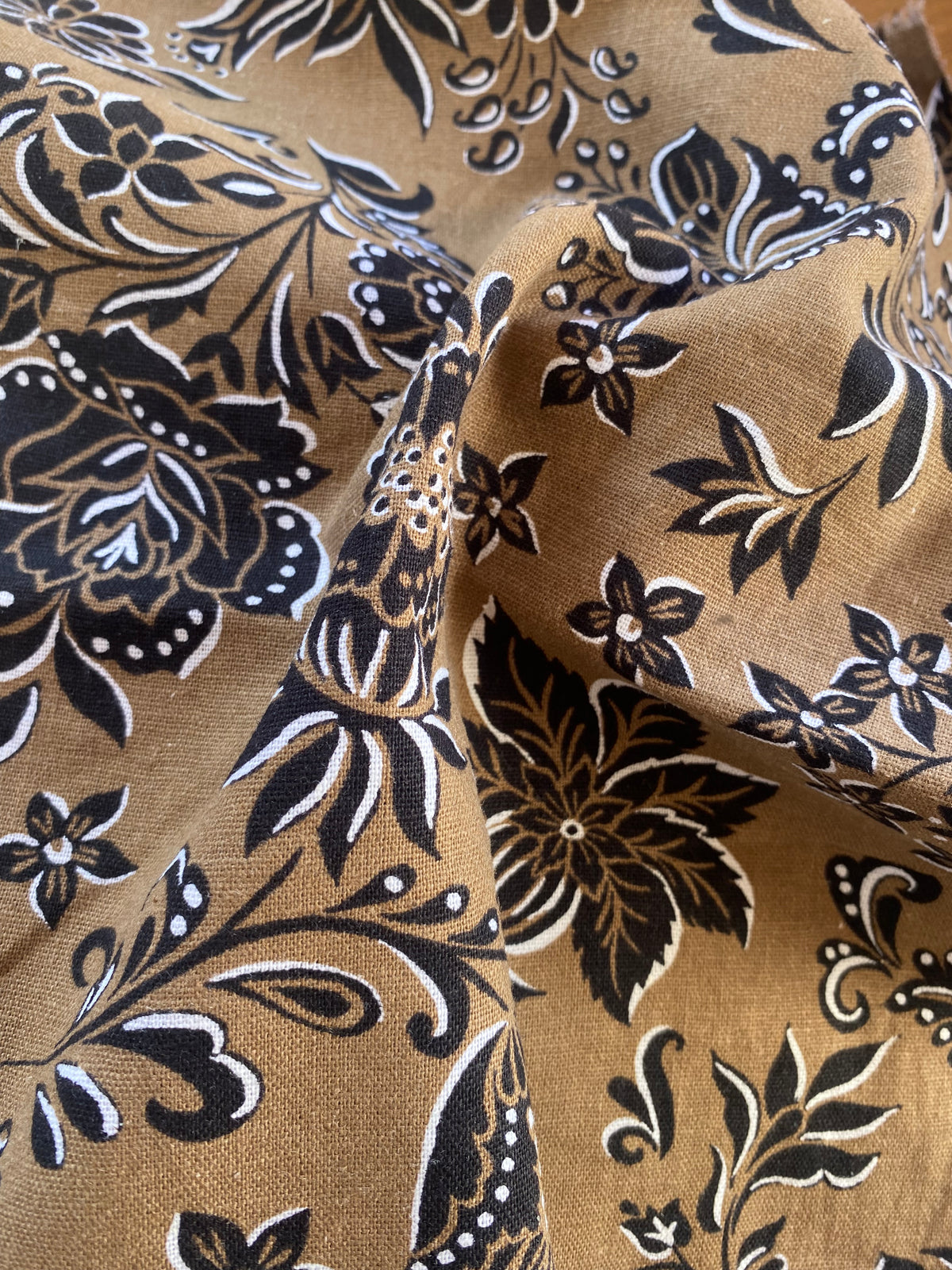 Lino Sepia Flower