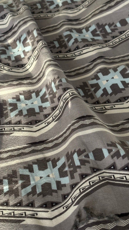Franela Tribal Gris