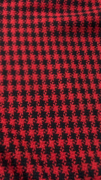 Lana Red Hole