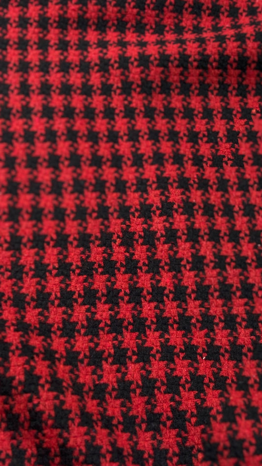 Lana Red Hole