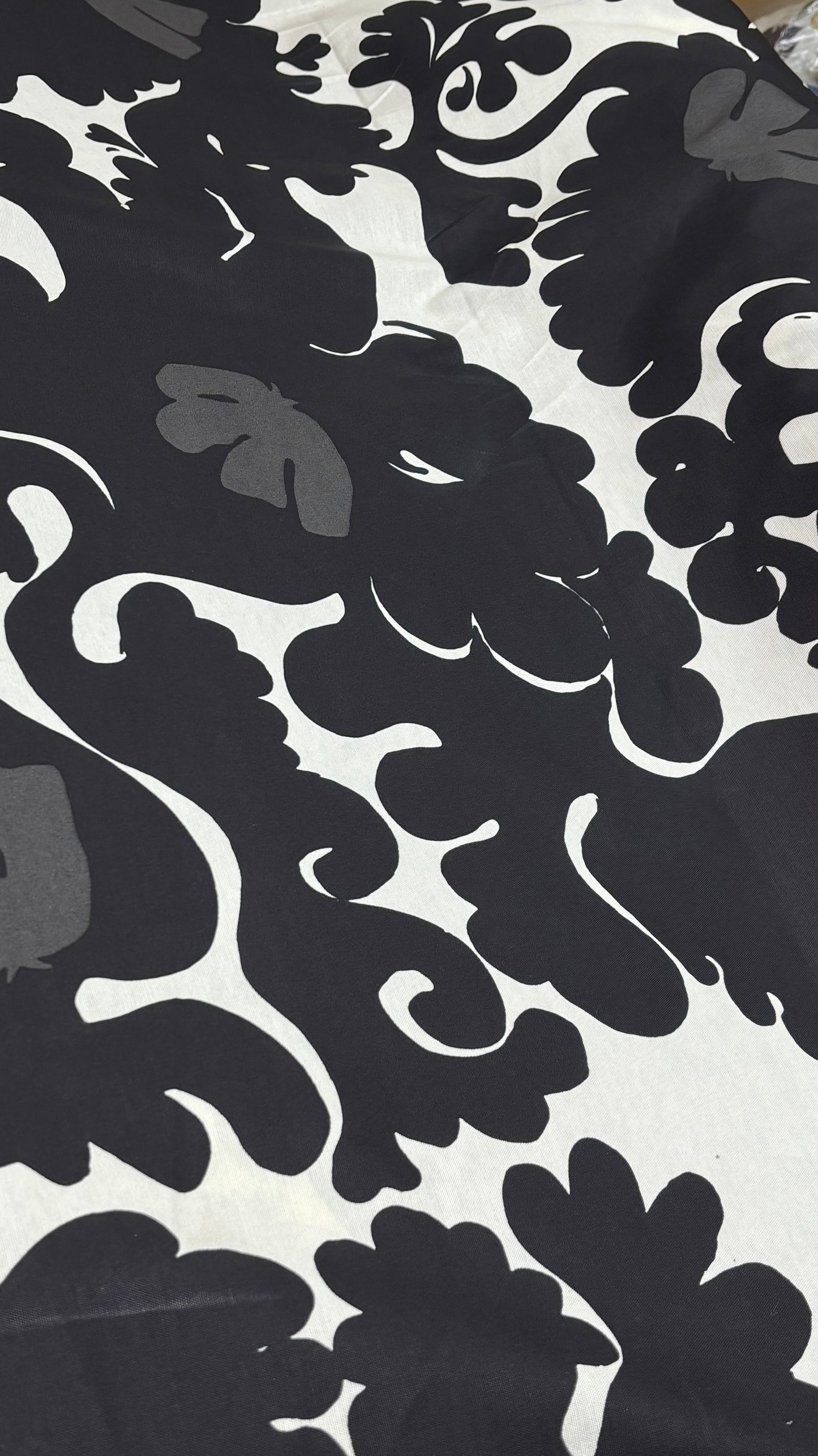 Canvas Black Flower