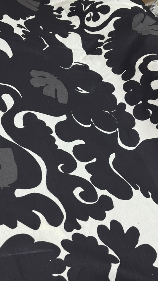 Canvas Black Flower