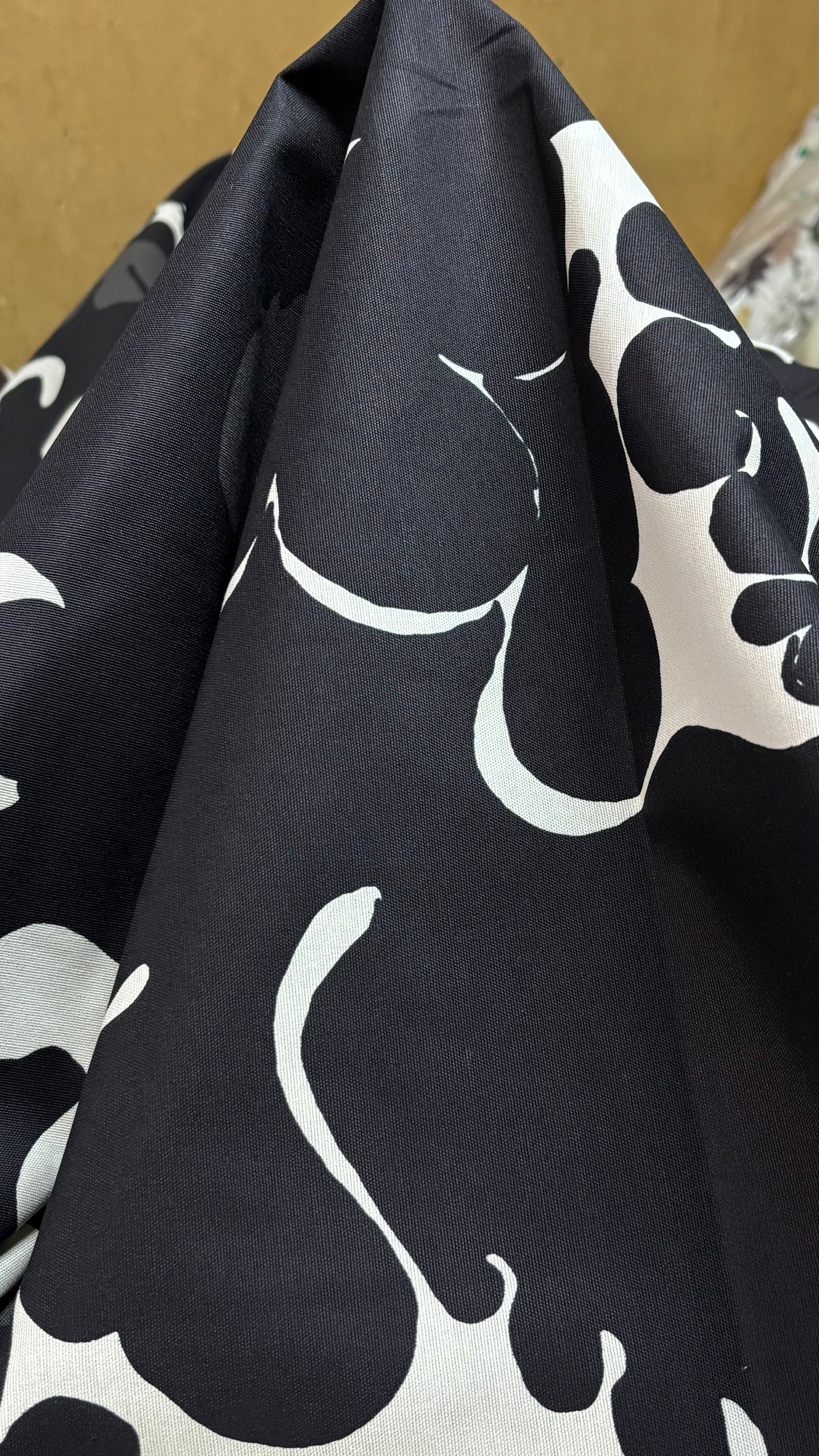 Canvas Black Flower