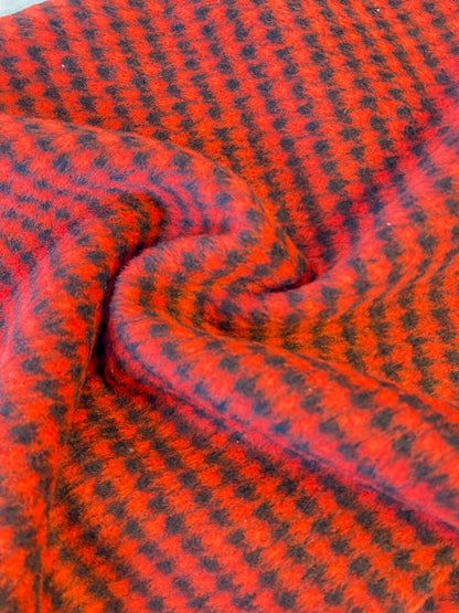 Lana Cuadros Rojo y Negro